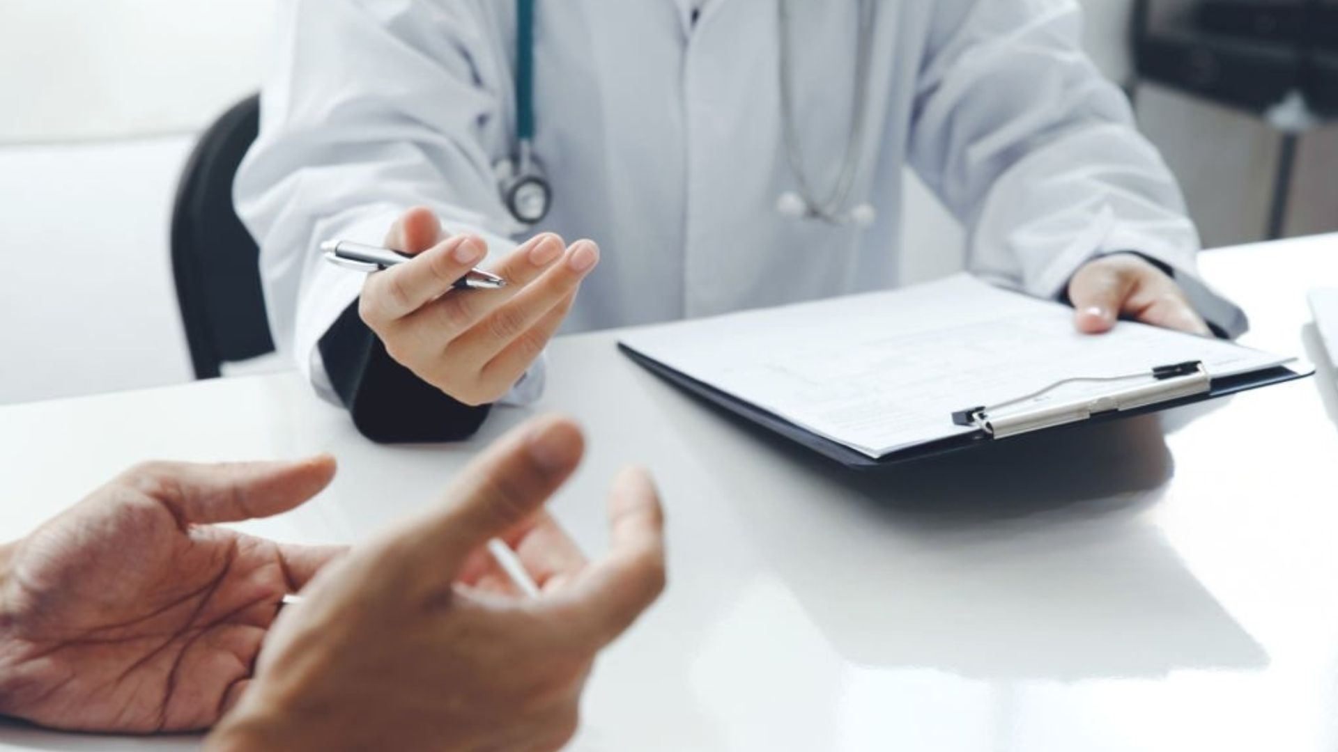 Doctor consulting patient before sleep supplement recommendation