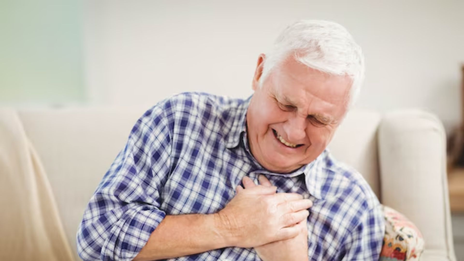 Man sleeping with apnea showing risk of heart attack